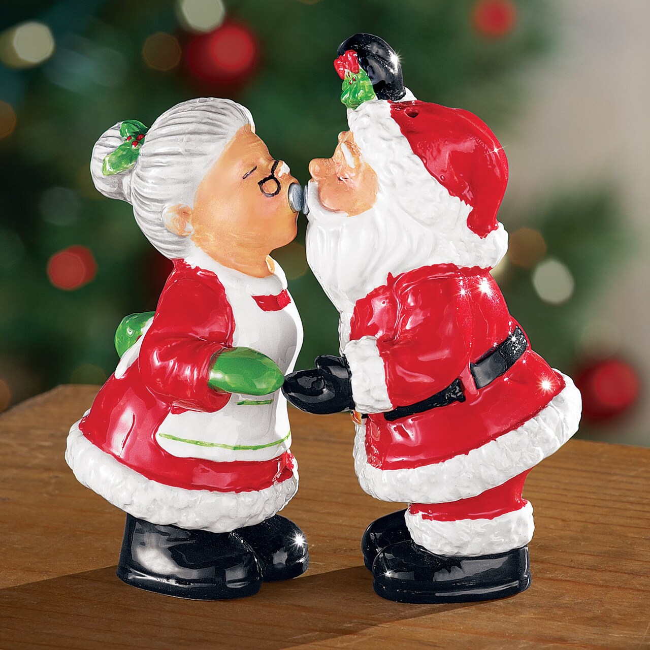 Collections Etc Mr. and Mrs. Santa Claus Salt and Pepper Shakers